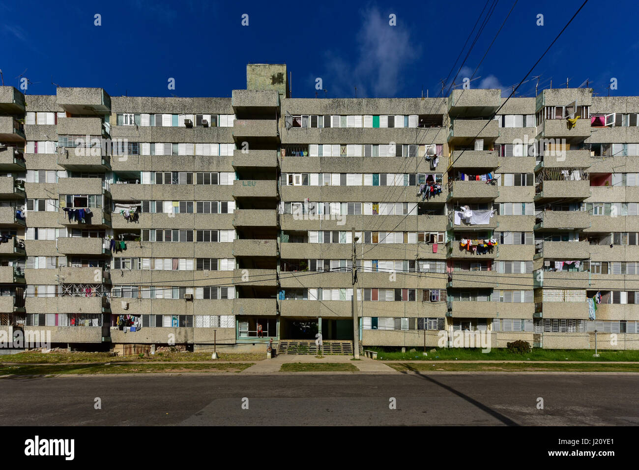 Gebäude in Alamar, einem Bezirk im östlichen Teil von Havanna in Kuba. Dieser Bezirk ist in erster Linie Vorfertigung Bau des Sowjet-Stil Architekten Stockfoto