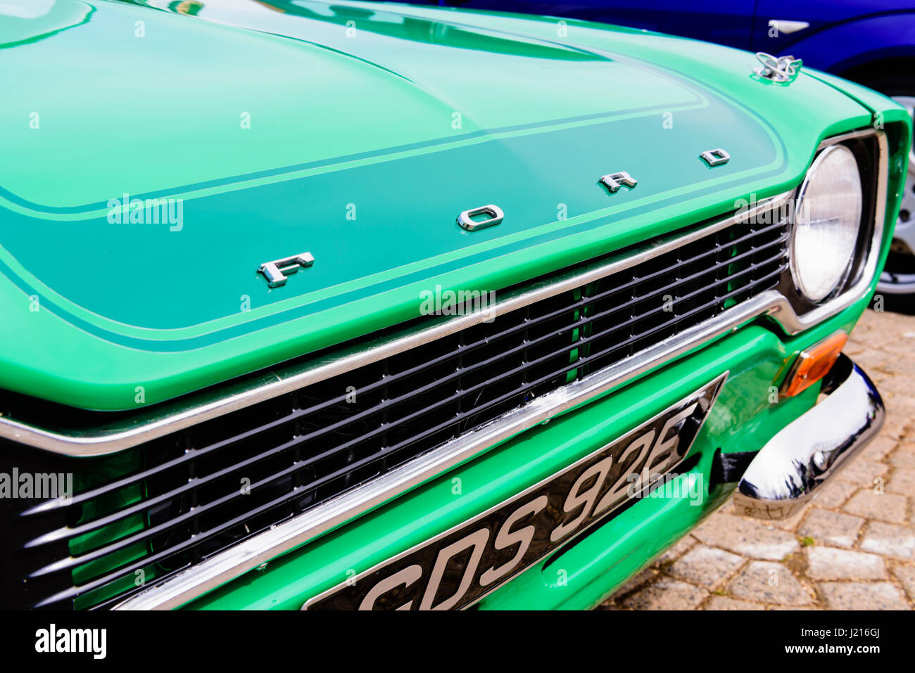 Kühlergrill eines grünen Ford Escort Mark 1 (1968 – 1975) Stockfoto