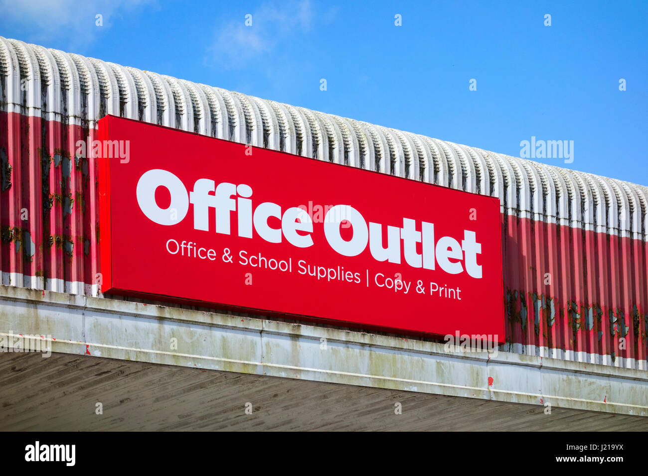Büro-Outlet-Store in Cornwall, England, UK Stockfoto