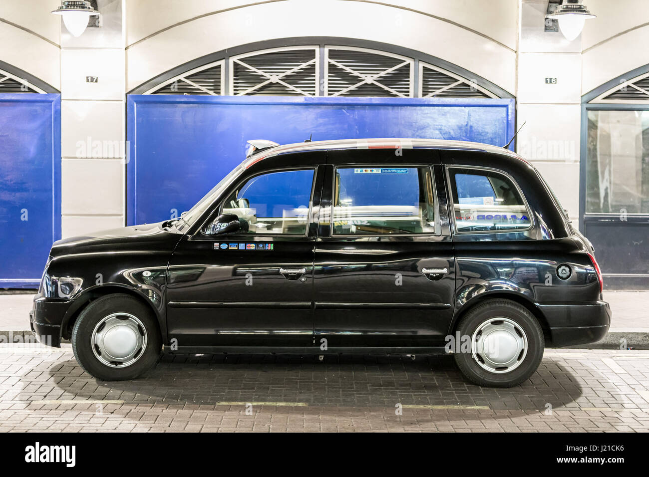 Schwarzes Taxi in London england Stockfoto