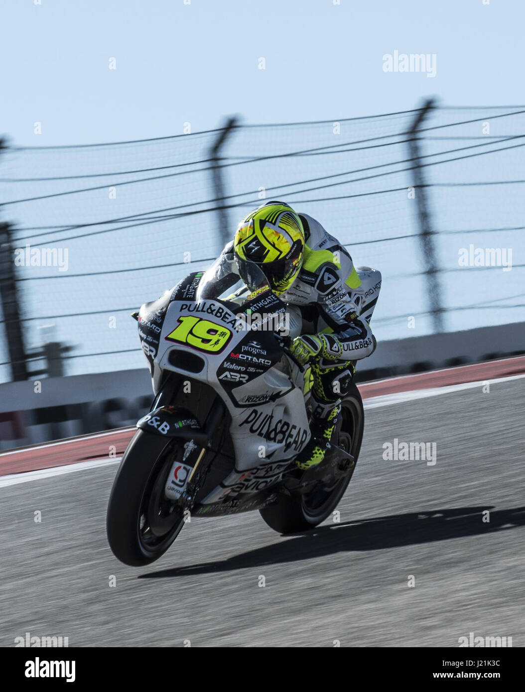 Austin, Texas, USA. 23. April 2017. Ziehen Sie & tragen Aspar Team Rider # 19 '' ALVARO BAUTISTA'' coming out of drehen 1 Credit: Hoss Mcbain/ZUMA Draht/Alamy Live News Stockfoto