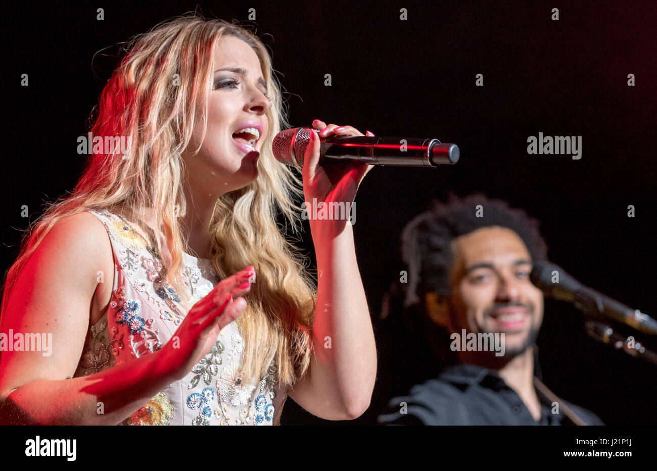 Bournemouth, UK. 23. April 2017. Die Shires Leben im The Pavilion, Bournemouth. Bildnachweis: Charlie Raven/Alamy Live-Nachrichten Stockfoto