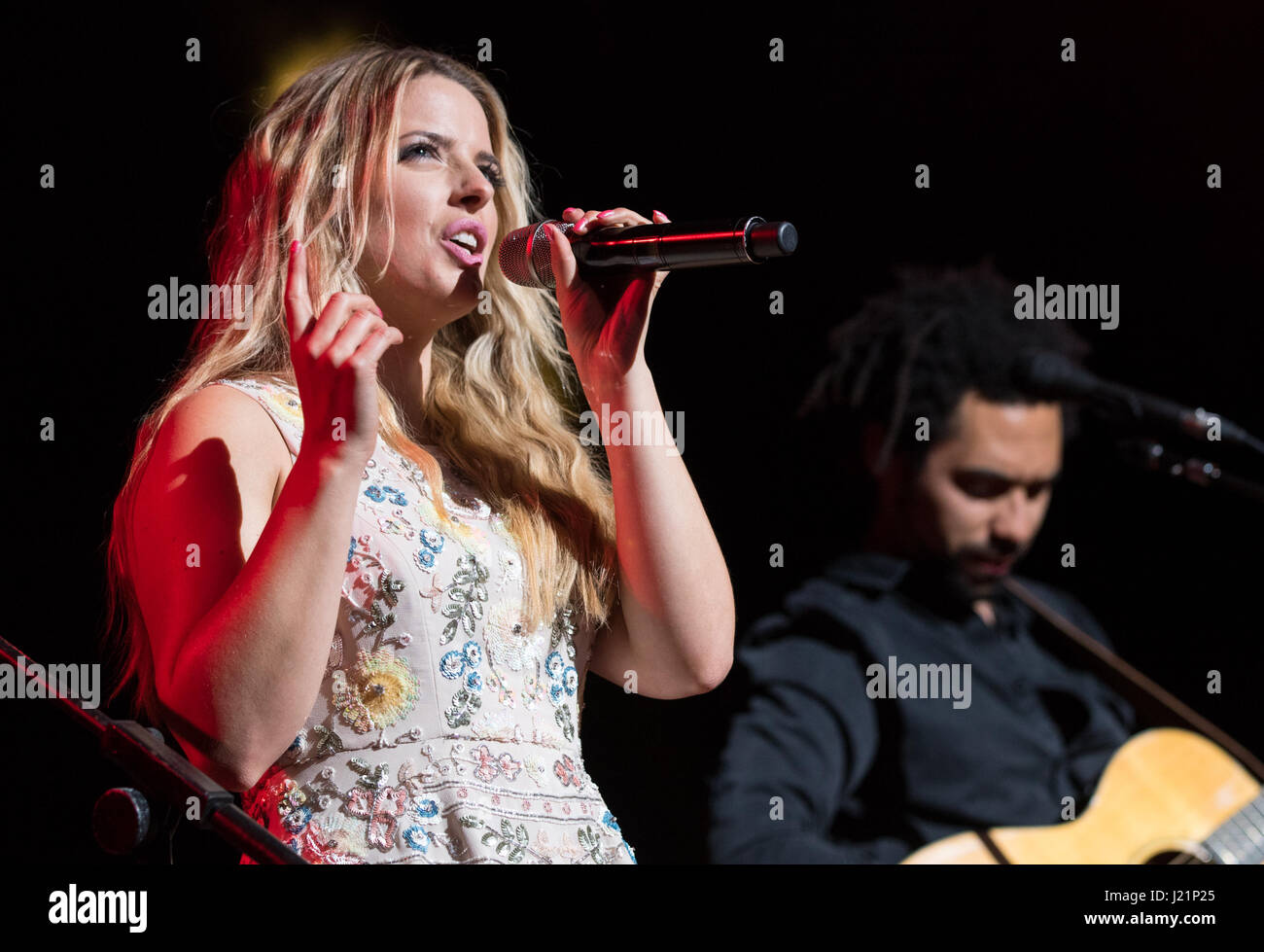 Bournemouth, UK. 23. April 2017. Die Shires Leben im The Pavilion, Bournemouth. Bildnachweis: Charlie Raven/Alamy Live-Nachrichten Stockfoto