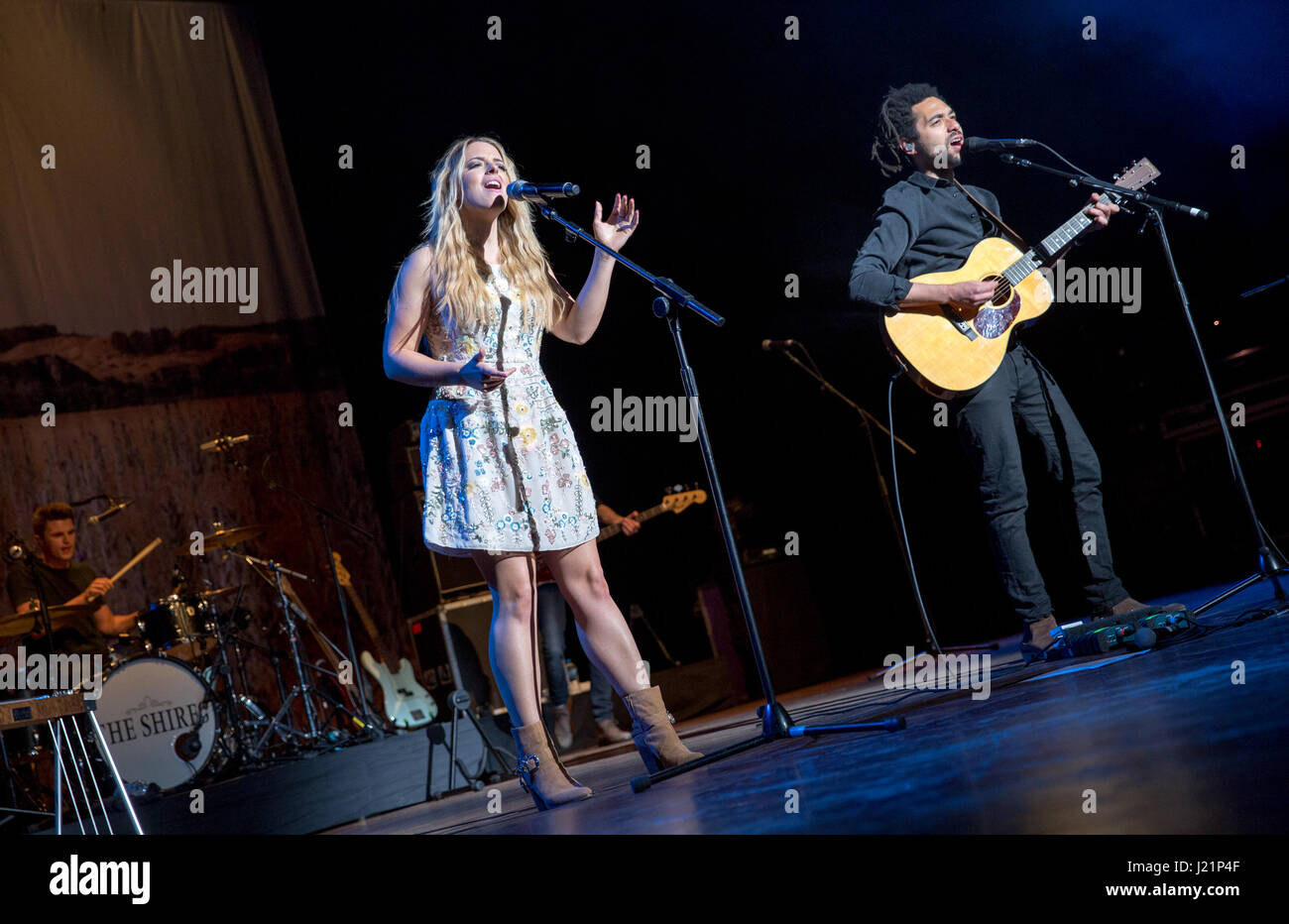 Bournemouth, UK. 23. April 2017. Die Shires Leben im The Pavilion, Bournemouth. Bildnachweis: Charlie Raven/Alamy Live-Nachrichten Stockfoto