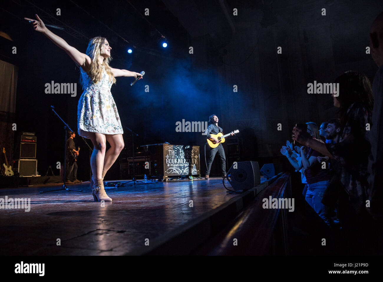 Bournemouth, UK. 23. April 2017. Die Shires Leben im The Pavilion, Bournemouth. Bildnachweis: Charlie Raven/Alamy Live-Nachrichten Stockfoto