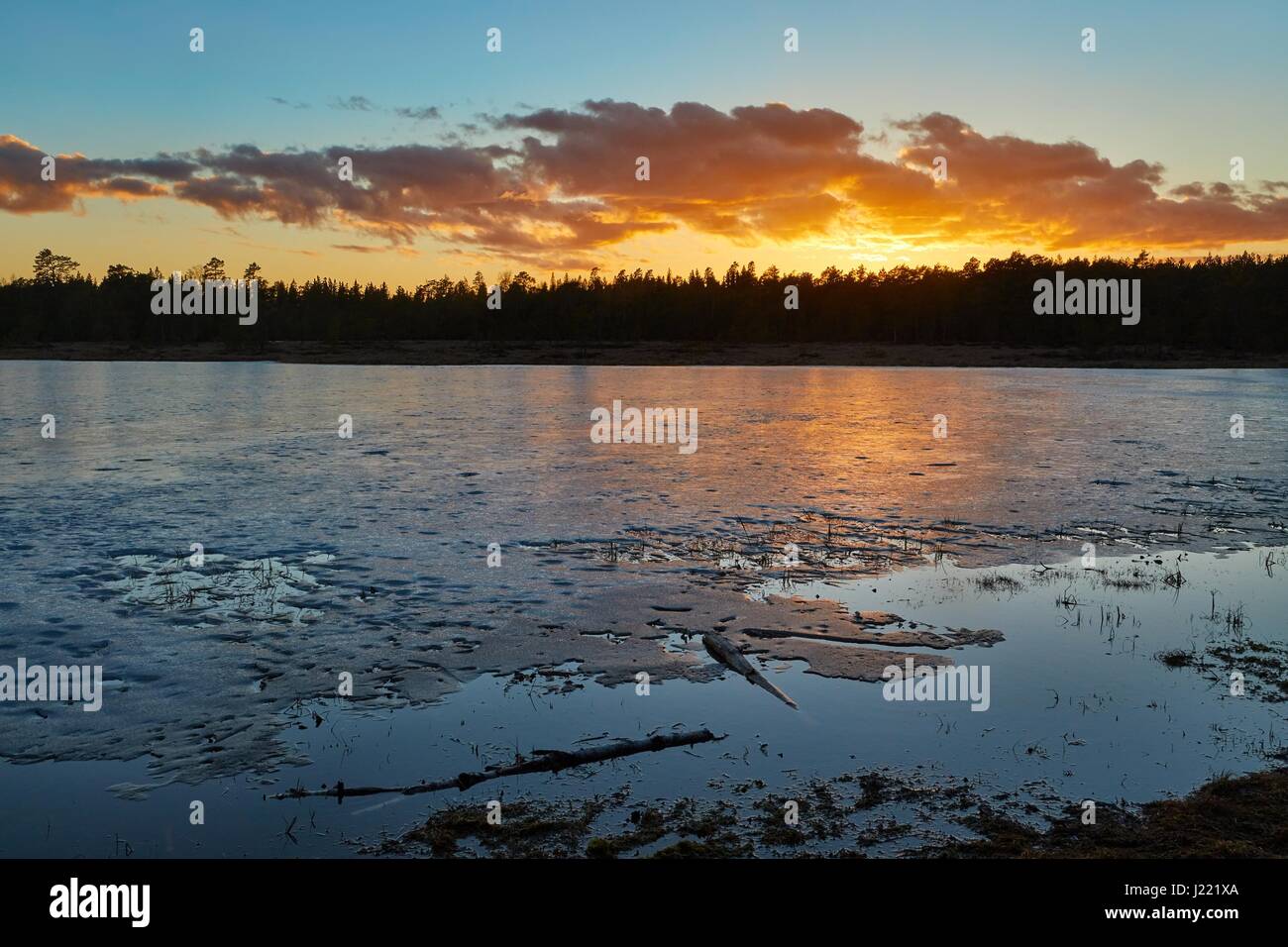 Sonnenuntergang am See Landschaft Stockfoto