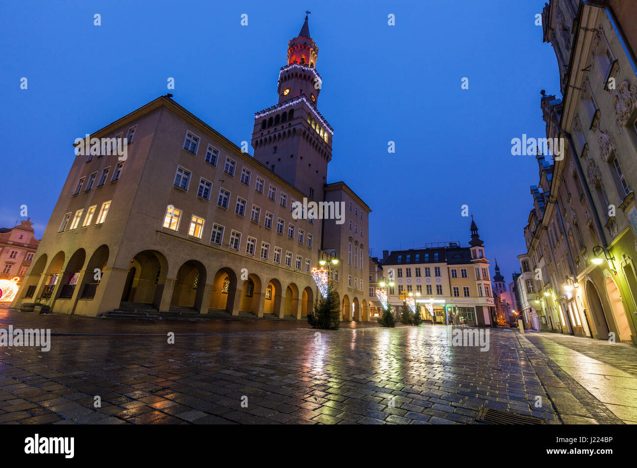 Das rathaus in opole Fotos und Bildmaterial in hoher Auflösung Alamy