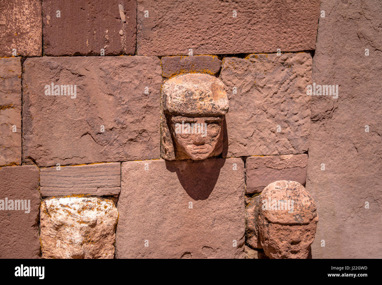 Geschnitzten Stein Tenon Köpfe der Kalasasaya Tempel von Tiwanaku (Tiahuanaco) Kultur - La Paz-Bolivien Stockfoto