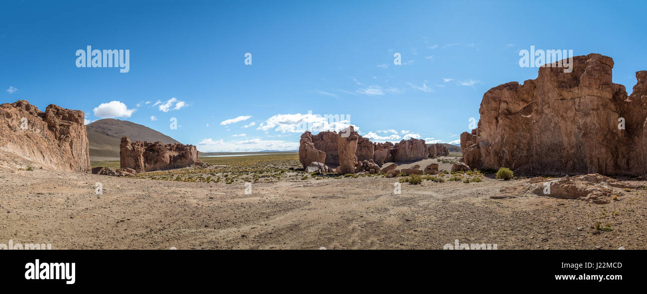 Panoramablick über Felsformationen Bolivean Altiplano - Abteilung Potosi, Bolivien Stockfoto