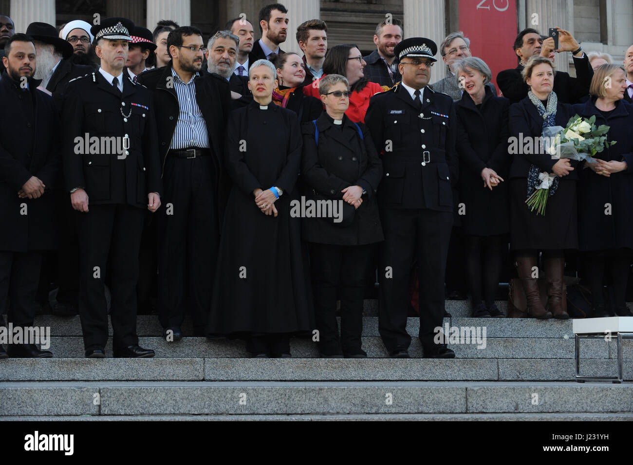 Mahnwache am Trafalgar Square in Gedenken an Westminster Terror Opfer Featuring: Atmosphäre wo: London, Vereinigtes Königreich bei: 23. März 2017 Stockfoto