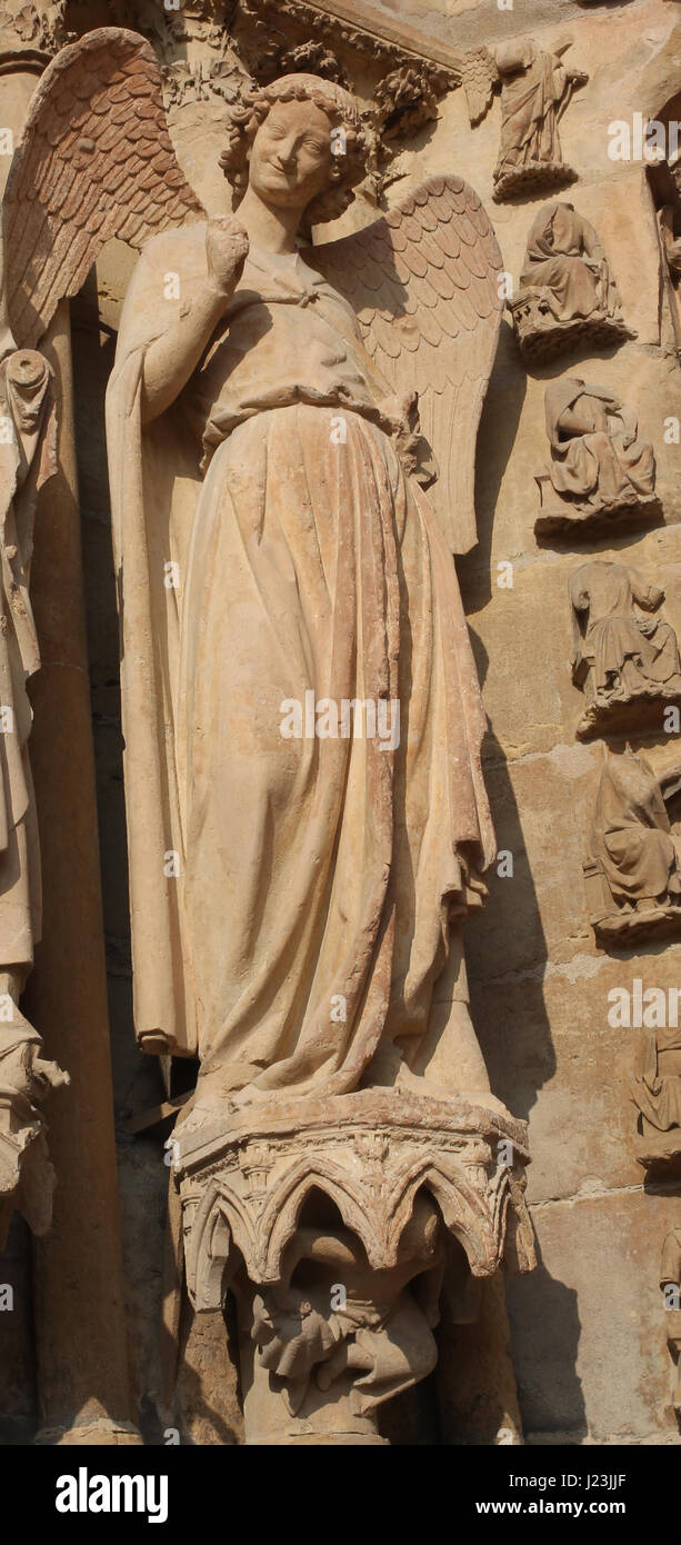 Der lächelnde Engel auf der Kathedrale in Reims, Frankreich. Stockfoto
