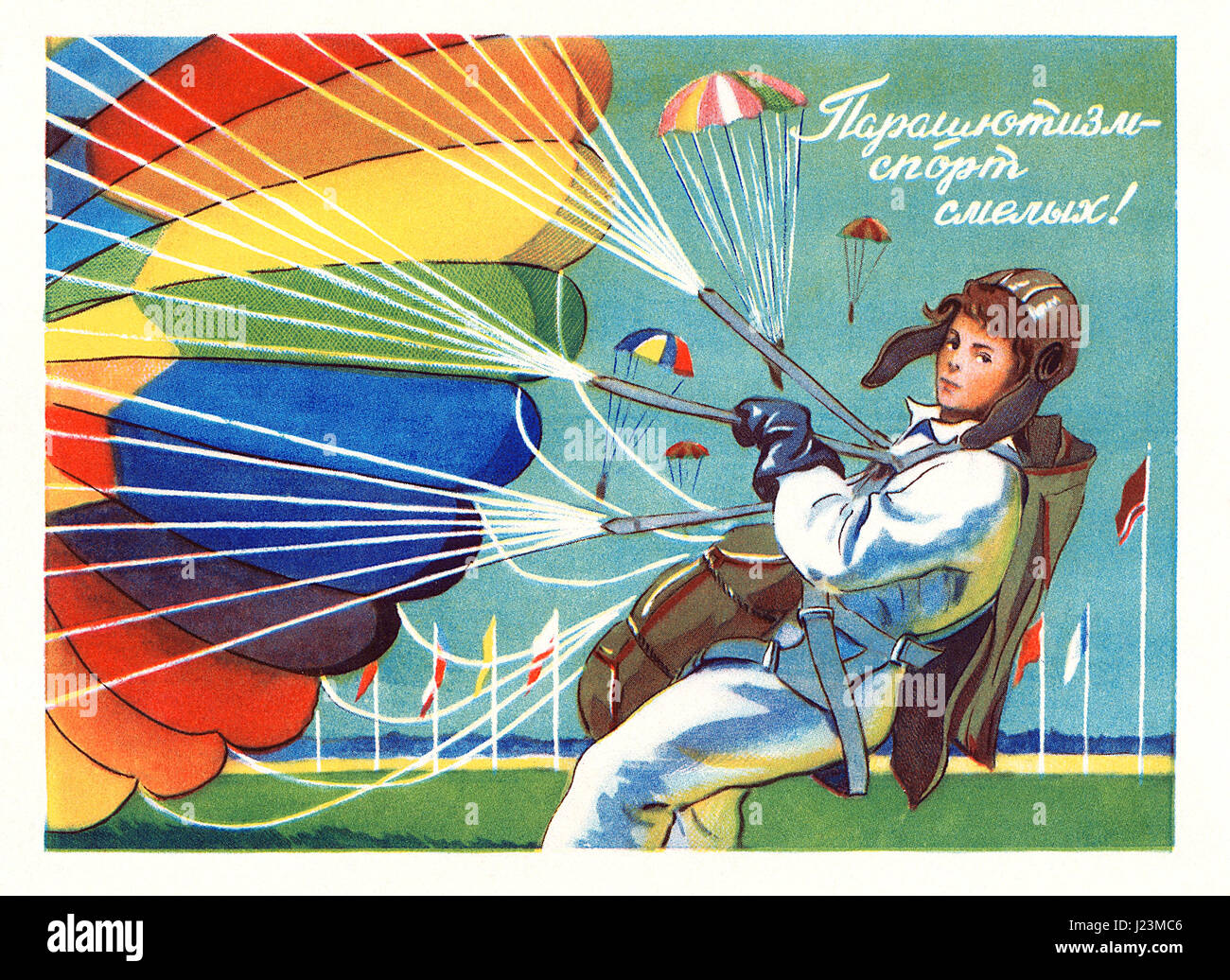 Sowjetische Propaganda Postkarte mit einem weiblichen Fallschirmspringer. Stockfoto