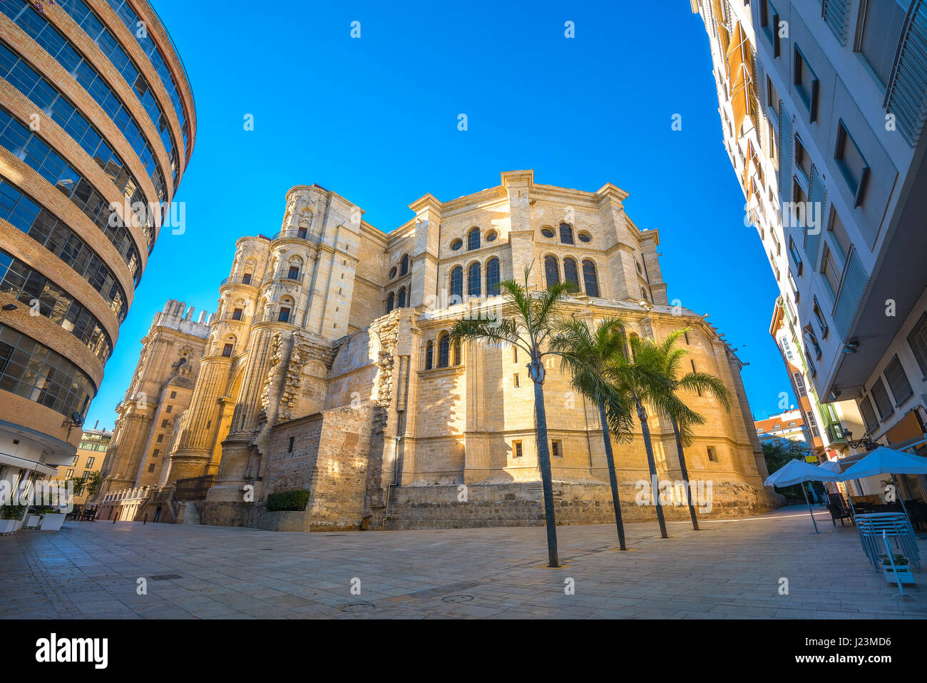 Stadtansicht mit Blick auf die Kathedrale von Malaga. Andalusien, Spanien Stockfoto