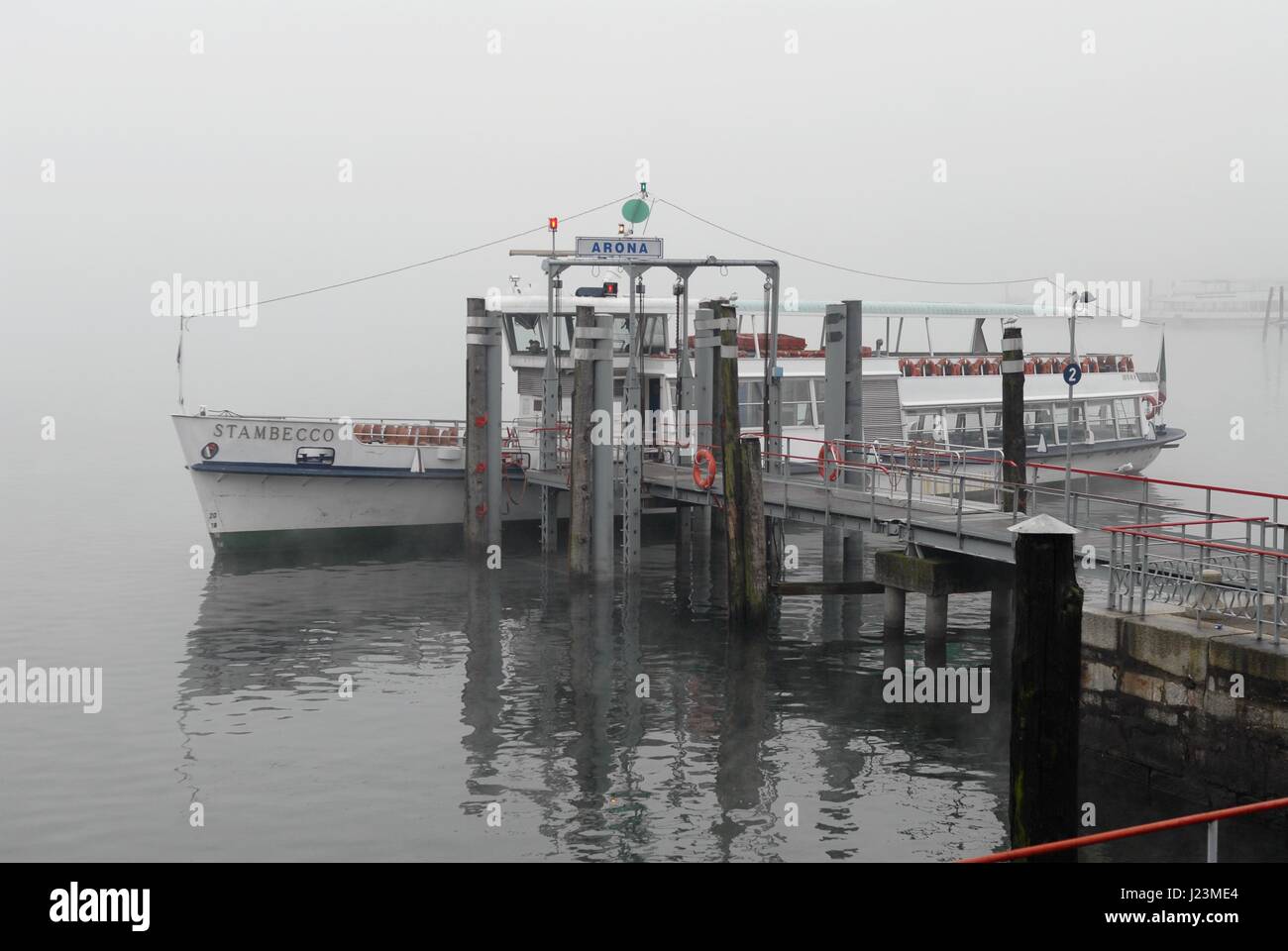 Piemont (Italien), Landeplatz der touristischen Boote für die Schifffahrt auf dem Lago Maggiore Stockfoto