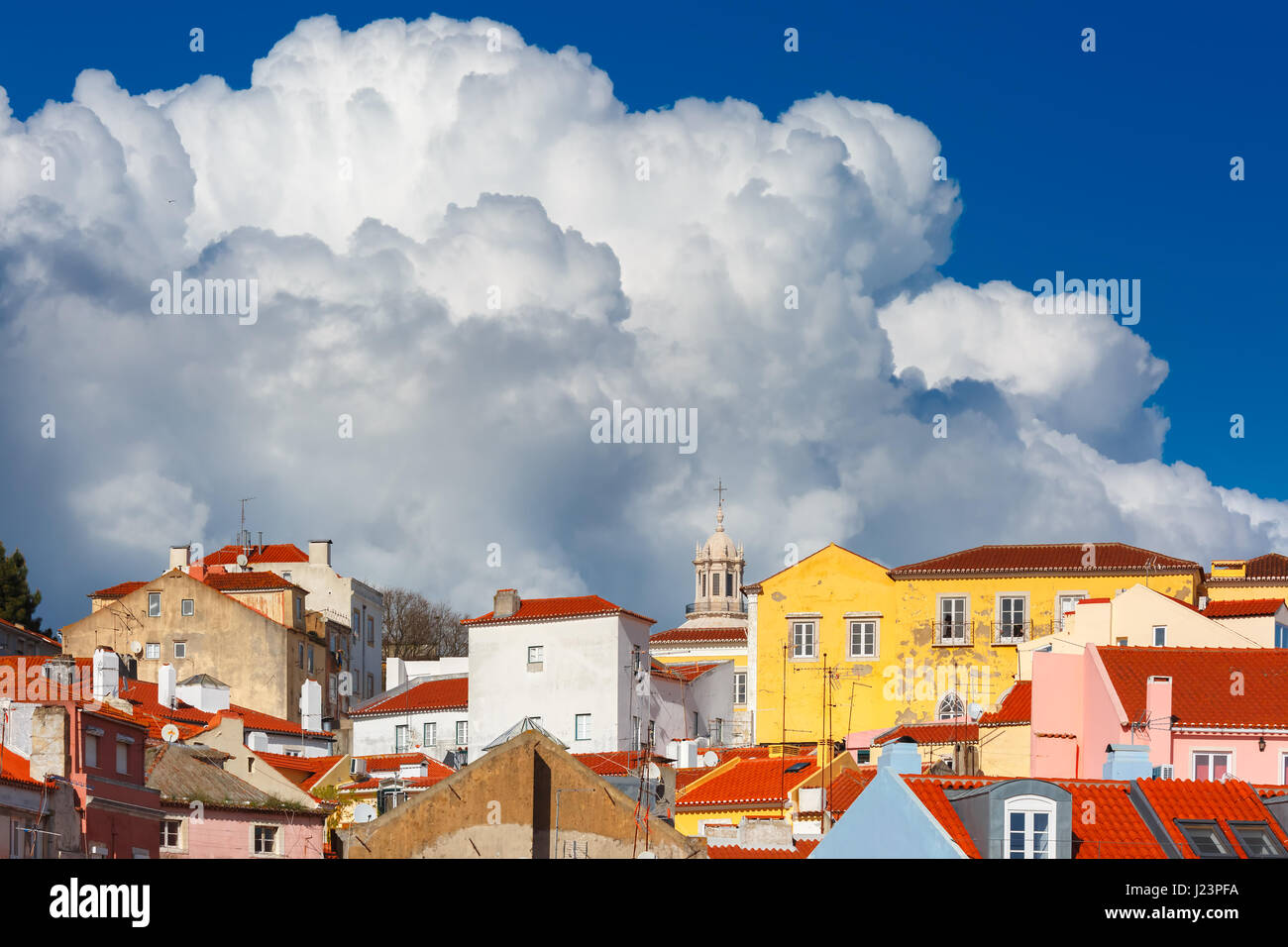 Alfama an einem sonnigen Nachmittag, Lissabon, Portugal Stockfoto