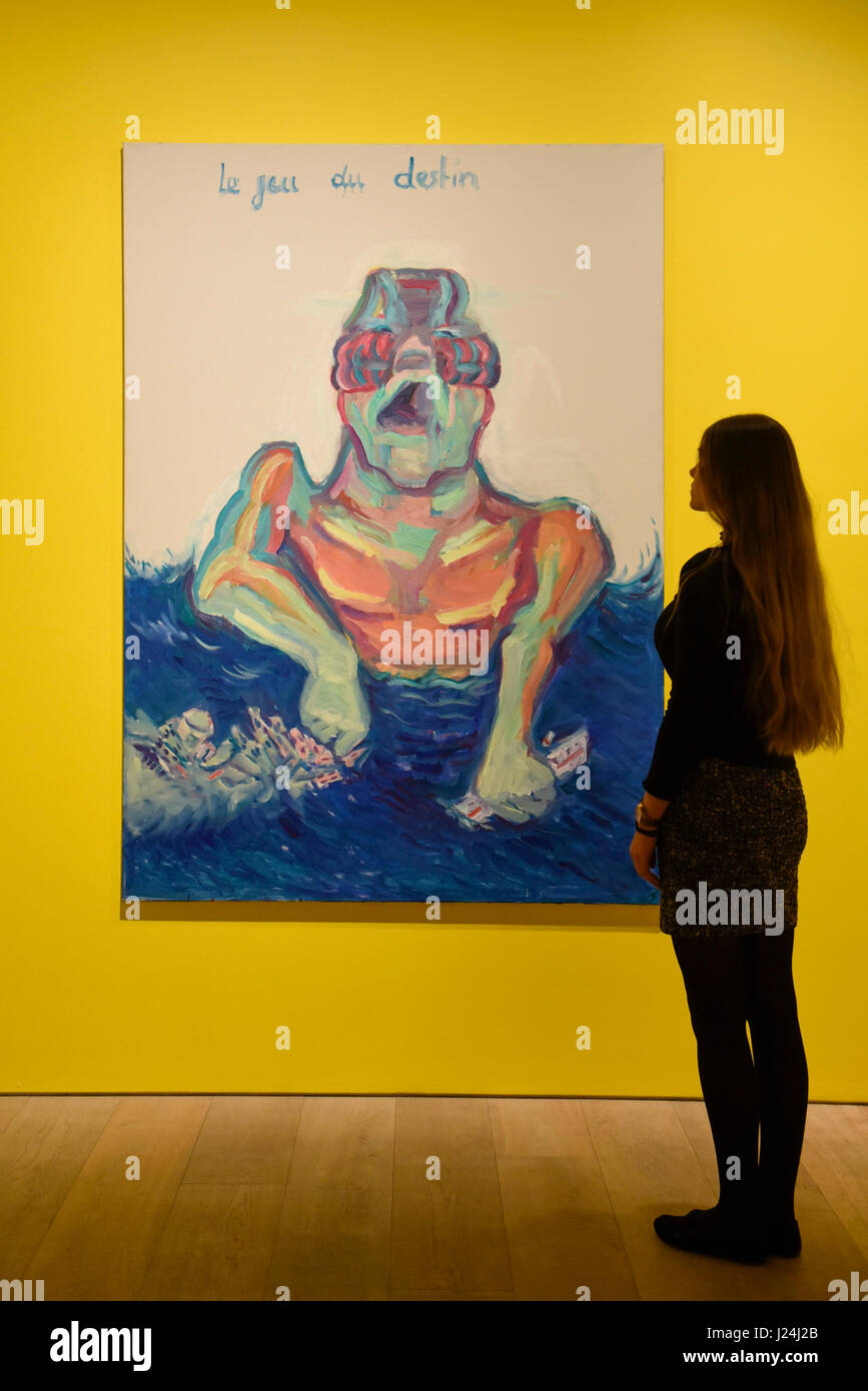 London, UK. 25. April 2017. Ein Mitarbeiter zeigt "Le Jeu Du Destin (The Game of Destiny)", 1999, von Maria Lassnig. Starten eines neuen Programms der Ausstellung bei Sotheby S | 2 Galerie, wo die Arbeit der Künstler, der auf dem Markt unterbewertet werden kann, sondern bleiben Kunst historisch wichtigsten und einflussreichsten, vorgestellt. 27 April bis 2. Juni werden die Werke von österreichischen Künstlern Renate Bertlmann und Maria Lassnig. Bildnachweis: Stephen Chung/Alamy Live-Nachrichten Stockfoto
