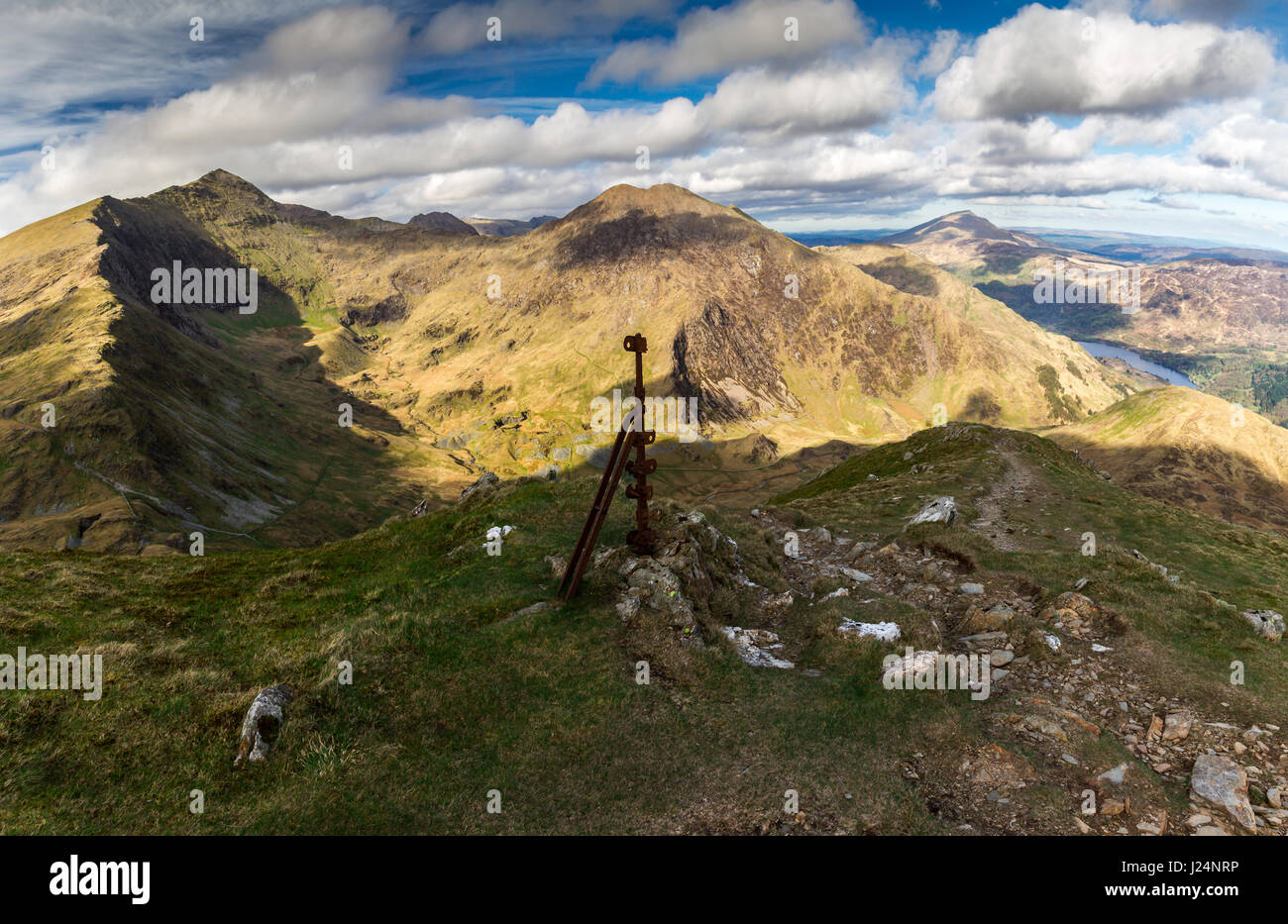 Snowdon und Y Lliwedd von Yr Aran, Snowdonia-Nationalpark, Wales Stockfoto