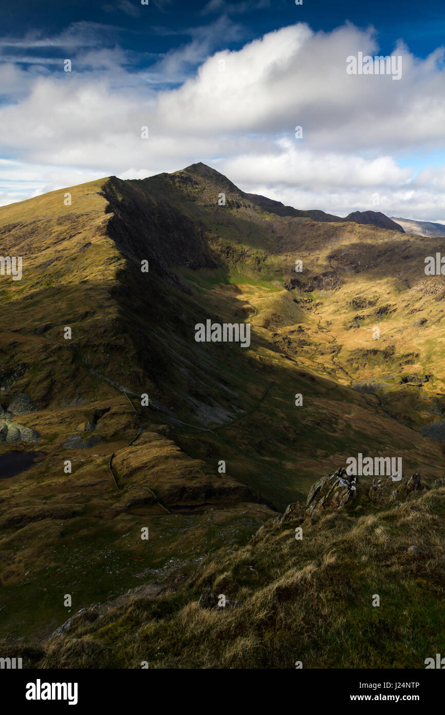 Snowdon und Y Lliwedd von Yr Aran, Snowdonia-Nationalpark, Wales Stockfoto