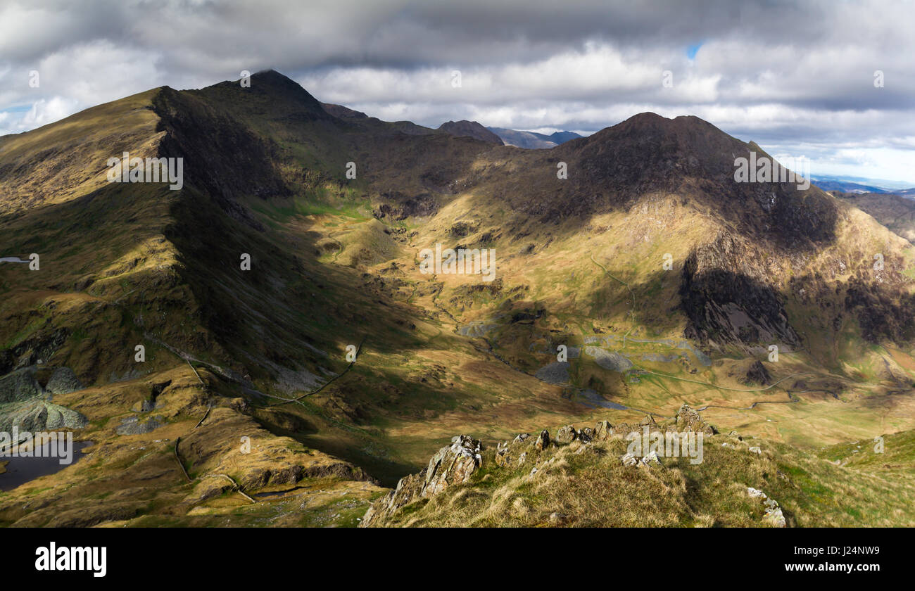 Snowdon und Y Lliwedd von Yr Aran, Snowdonia-Nationalpark, Wales Stockfoto