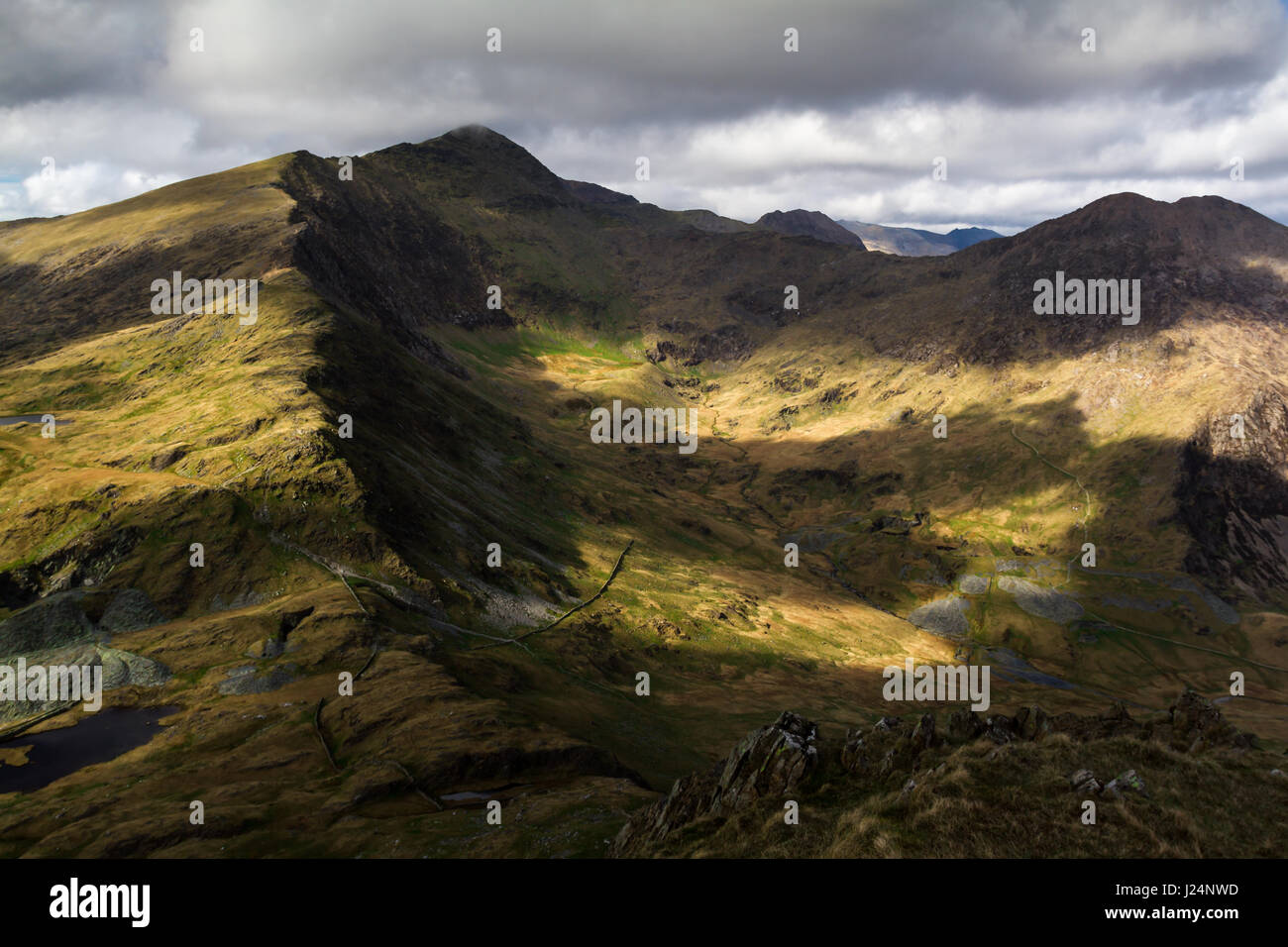 Snowdon und Y Lliwedd von Yr Aran, Snowdonia-Nationalpark, Wales Stockfoto