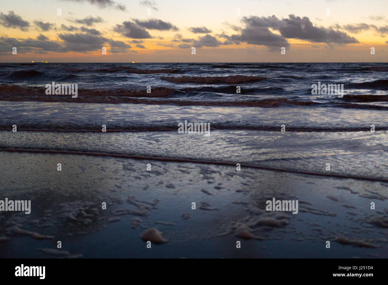 Katwijk Aan Zee, Spaziergang am Abend am Strand Stockfoto