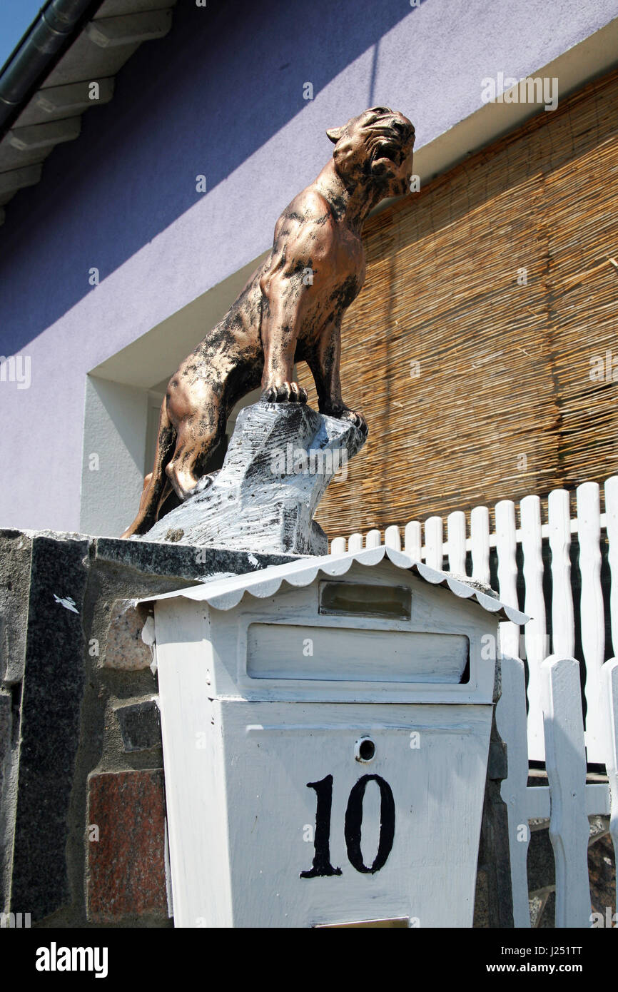 Slawonien, Details, des Löwen Figur am Haus Eingang, Kroatien, Europa, 2 Stockfoto