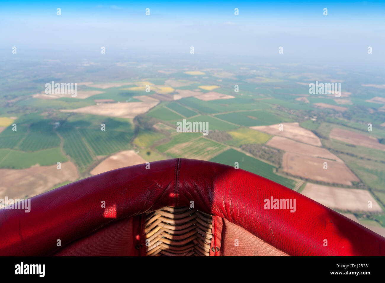 Luftaufnahme aus dem Heißluftballon über Hampshire uk Stockfoto