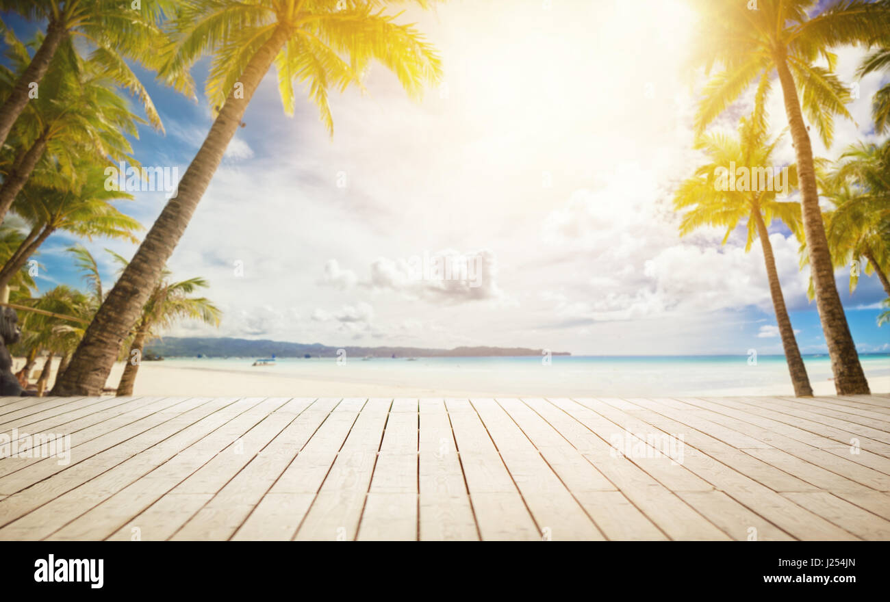 Holz-Dock mit tropischen Sommer Hintergrund Stockfoto
