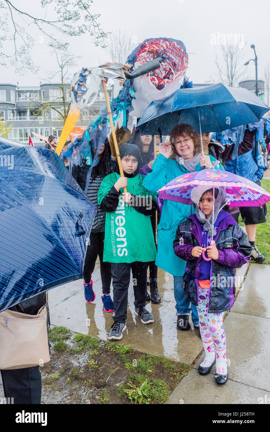 Regnerischen Earth Day Parade und Festival, Vancouver, Britisch-Kolumbien, Kanada Stockfoto