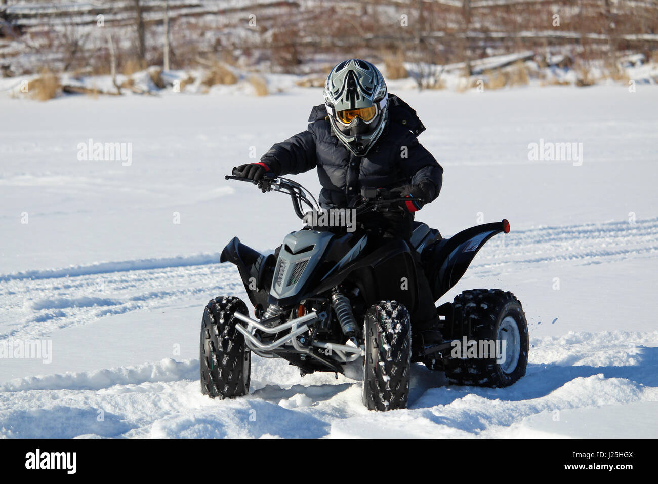 Riding a quad Fotos und Bildmaterial in hoher Auflösung Alamy