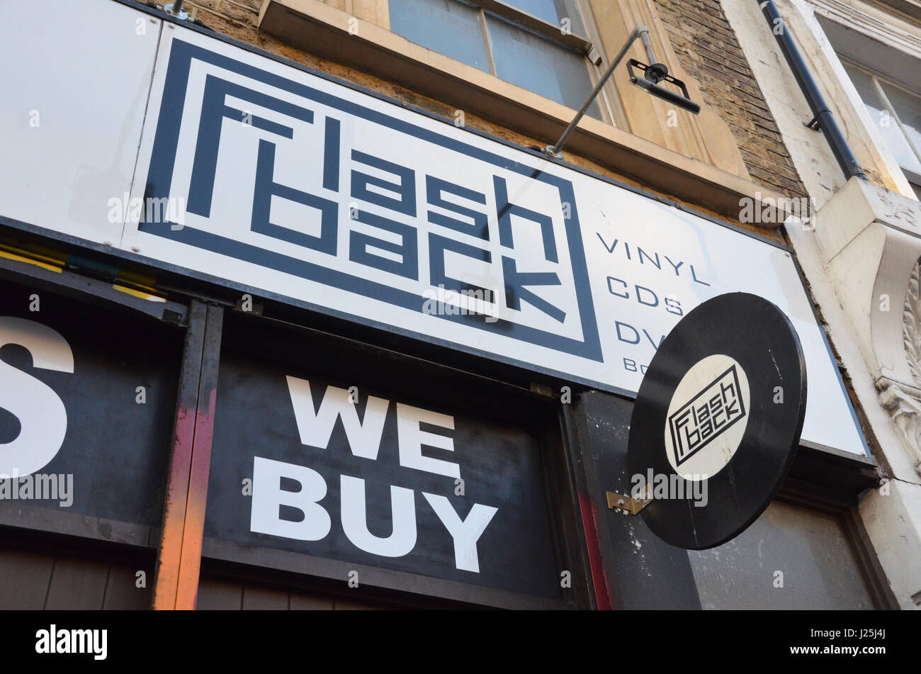 Die Beschilderung der Rückblende-Aufzeichnungen auf Record Store Day 2017. (Shoreditch, London, UK. 22. April 2017. Bildnachweis: Robert Smith/Alamy) Stockfoto