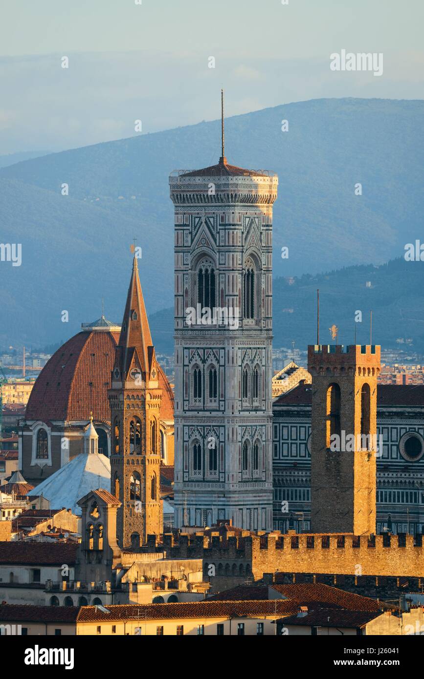 Kathedrale von Florenz und Bell Tower mit Skyline der Stadt vom Piazzale Michelangelo aus gesehen Stockfoto