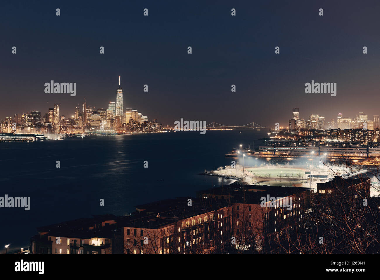 Die Innenstadt von Manhattan und New Jersey in der Nacht Stockfoto