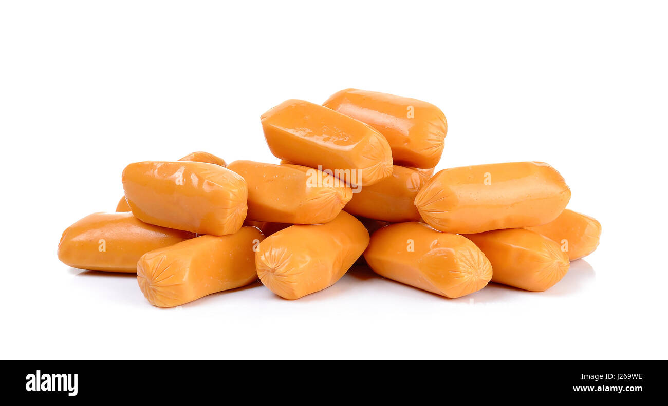 Würstchen auf dem weißen Hintergrund isoliert. Stockfoto
