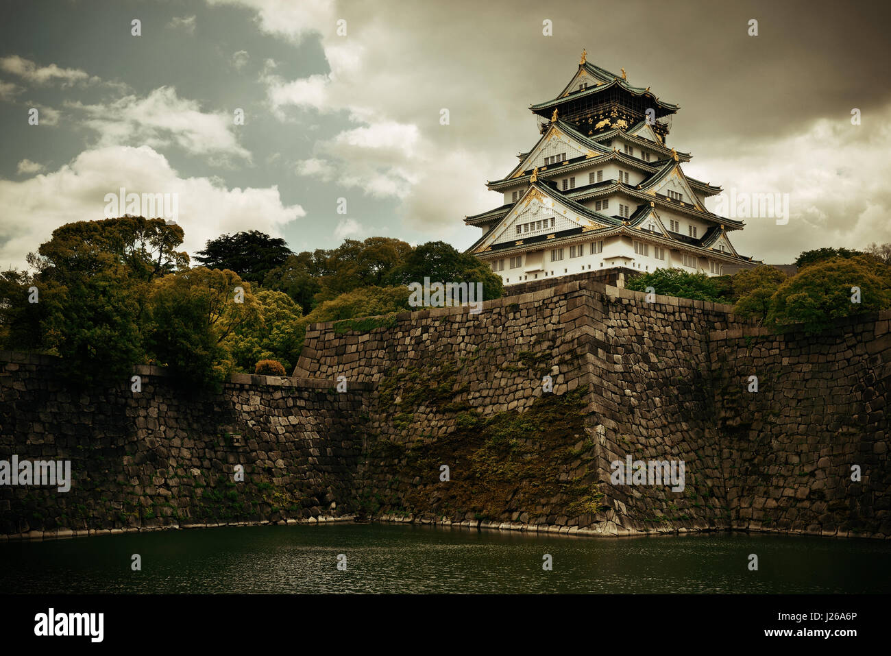 Osaka Castle als das historische Wahrzeichen der Stadt. Japan. Stockfoto