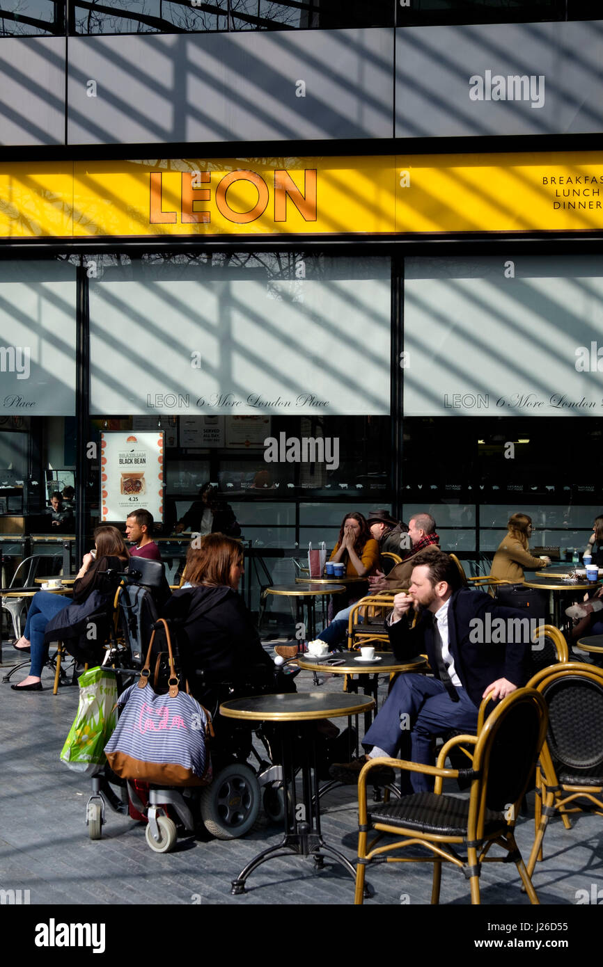 Leon Kaffee im Freien Esplanade, 6 More London Riverside, London, England, UK, Europa Stockfoto