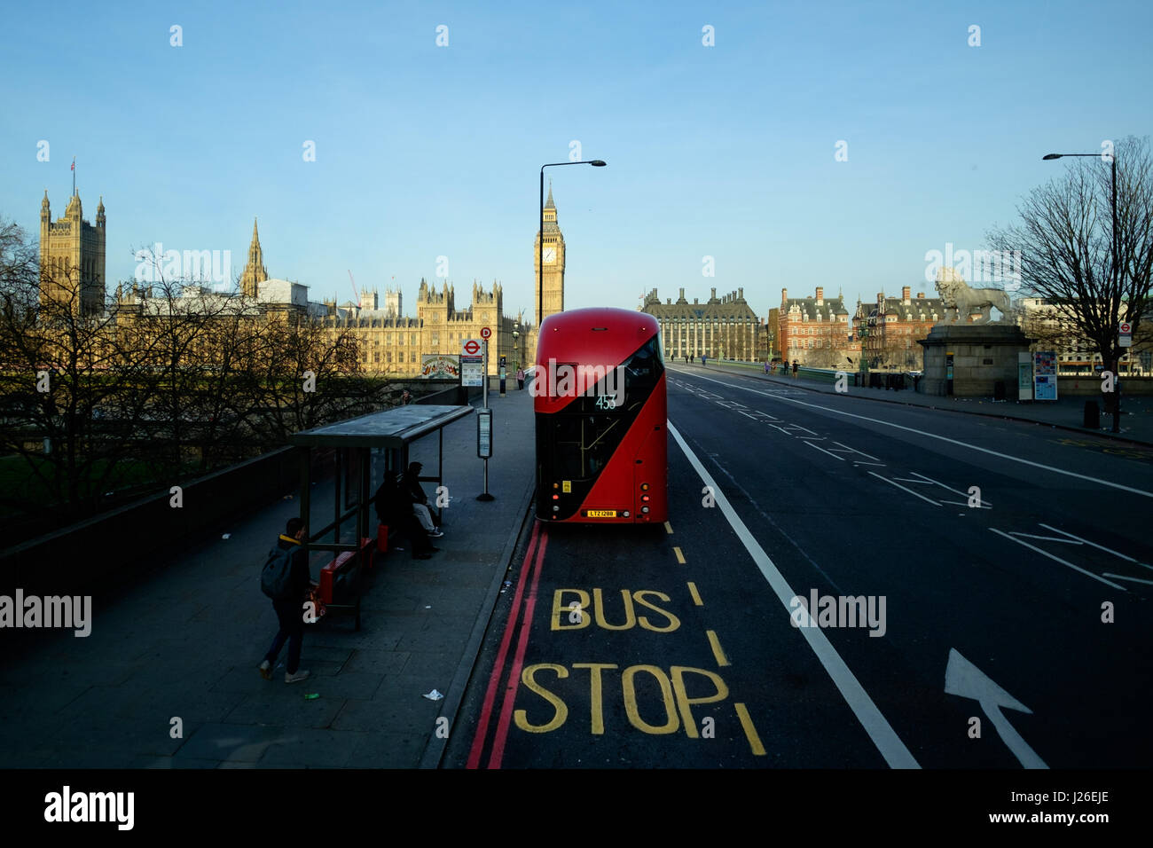 Rückansicht des roten Doppeldecker Bus, London, England, UK Stockfoto