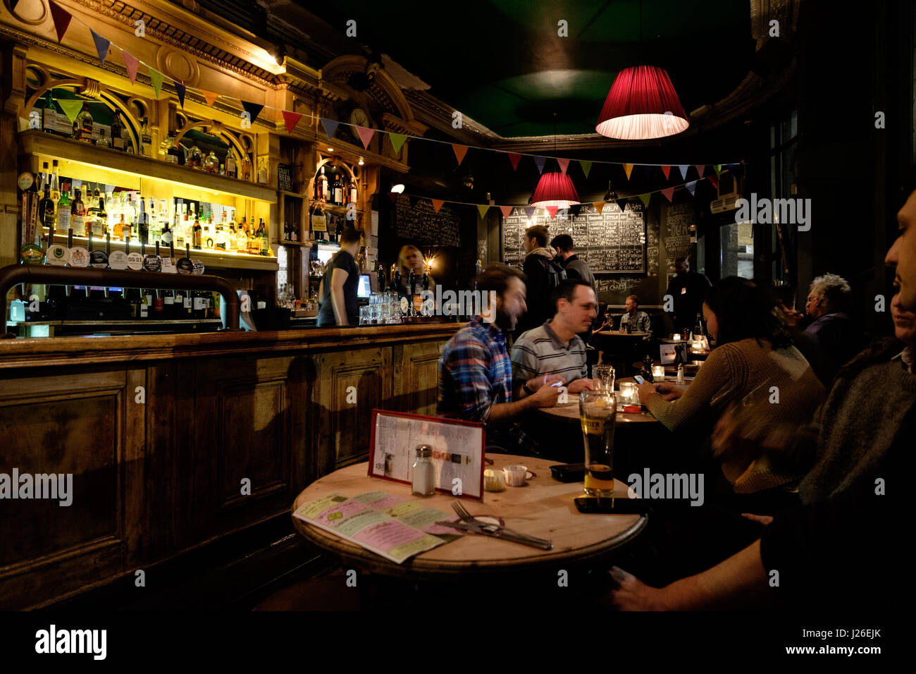 Das Stag Pub-Interieur in Fleet Road, London, England, Großbritannien und Europa Stockfoto