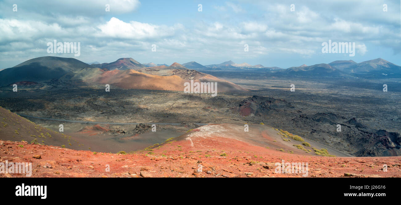 Vulkanlandschaft des Timanfaya Nationalparks in Lanzarote, Kanarische Inseln, Spanien Stockfoto