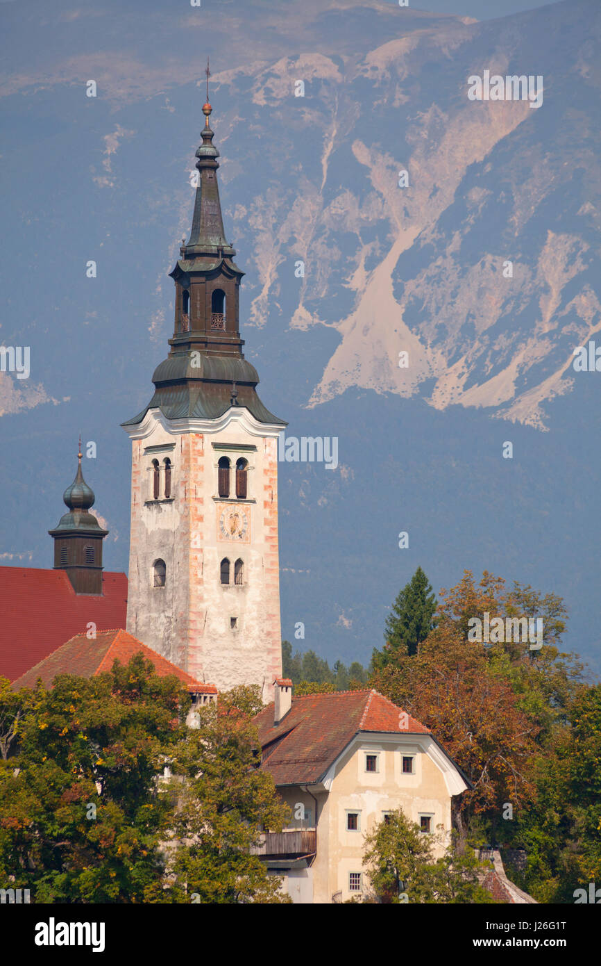 Kirche auf der Insel im See von Bled in Slowenien. Stockfoto