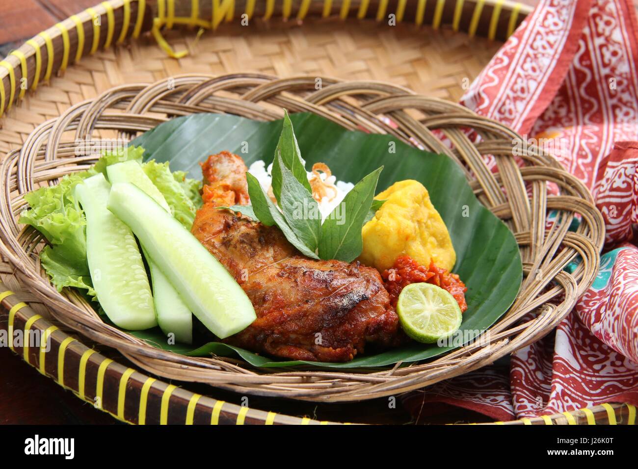 Ayam Bakar, indonesische Char grilled Chicken Stockfoto