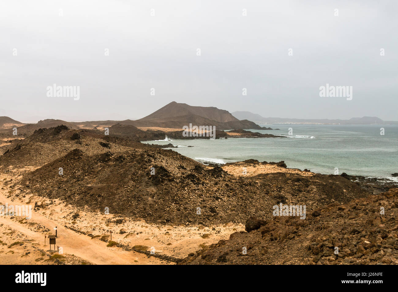 Die Isla de Lobos in Fuerteventura, Spanien mit dem typischen Mond wie Vulkanlandschaft der Insel. Stockfoto