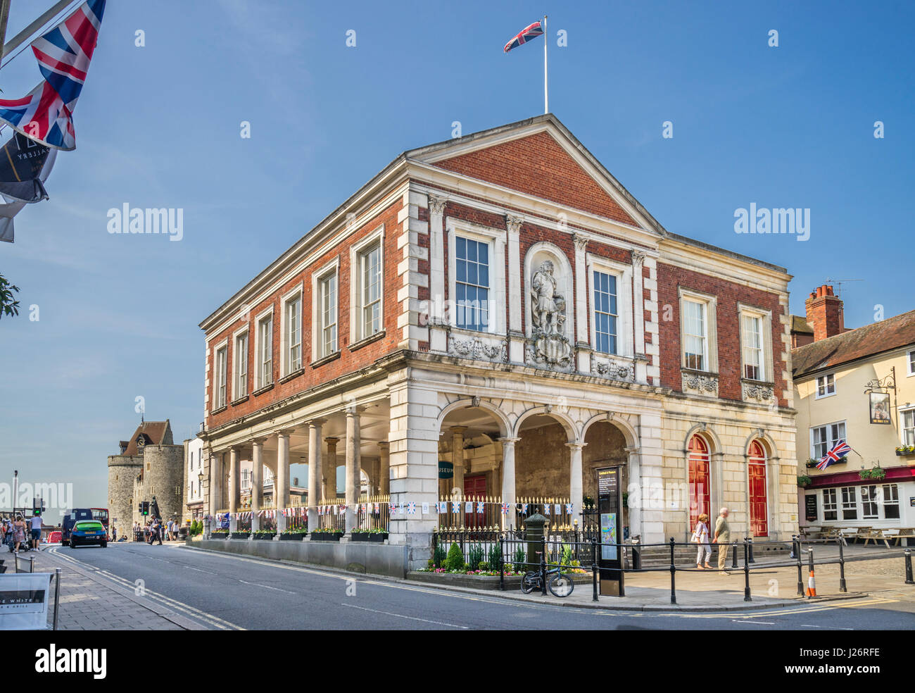 United Kingdom, England, Berhshire, Windsor, Aussicht auf Windsor Guildhall von High Street Stockfoto