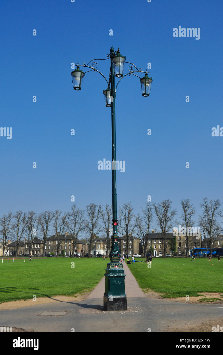 Dekorative Lampe post an "Reality Checkpoint", Parkers Piece, Cambridge, England, UK Stockfoto