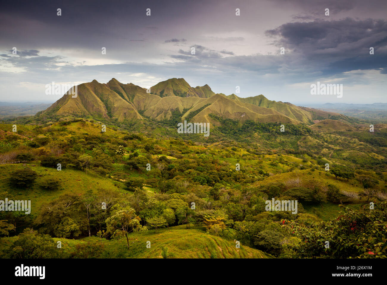 Abends an der Cerros de Los Picachos Ola Berge, Cordillera Central, Provinz Cocle, Republik Panama. Stockfoto