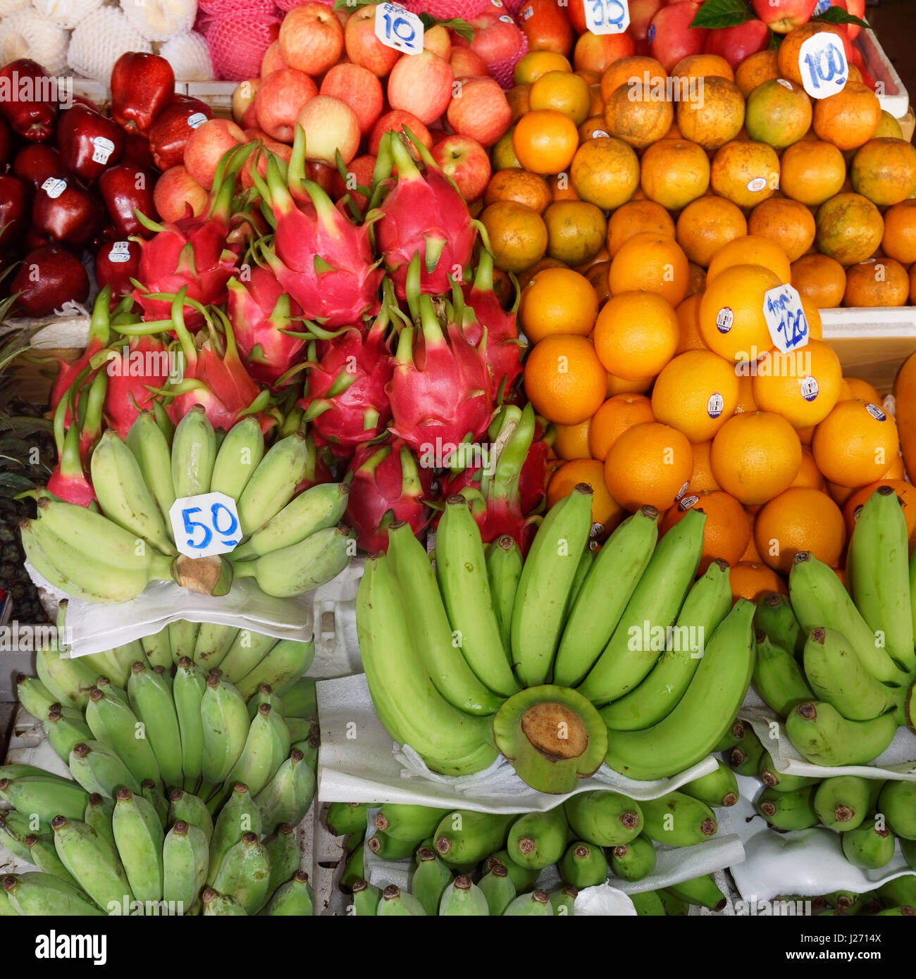 Tropische Früchte auf einem Markt in Bangkok, Thailand Stockfoto