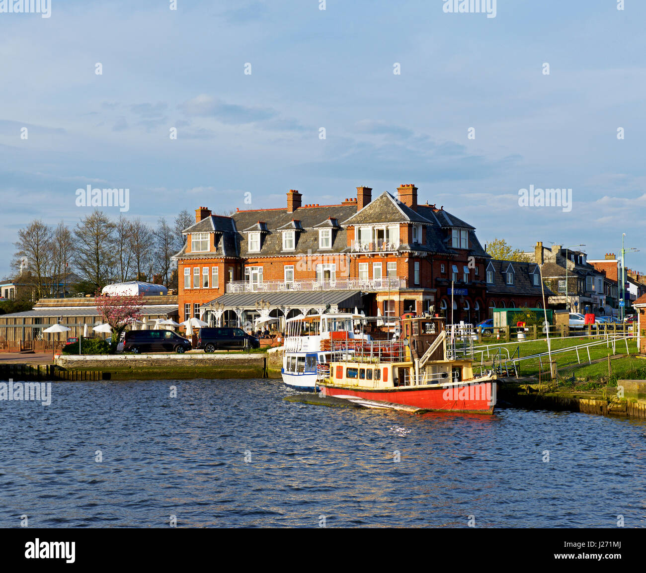 Die Wherry Hotel, Oulton Broad, Norfolk Broads Nationalpark, Norfolk, England Großbritannien Stockfoto