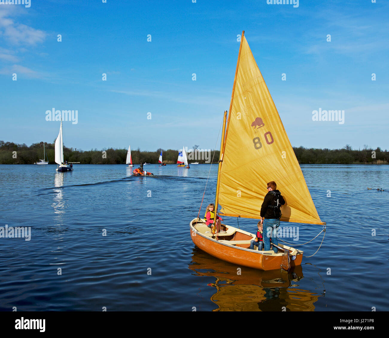 Boote auf ranworth Breit, Norfolk Broads Nationalpark, Norfolk, England Großbritannien Stockfoto