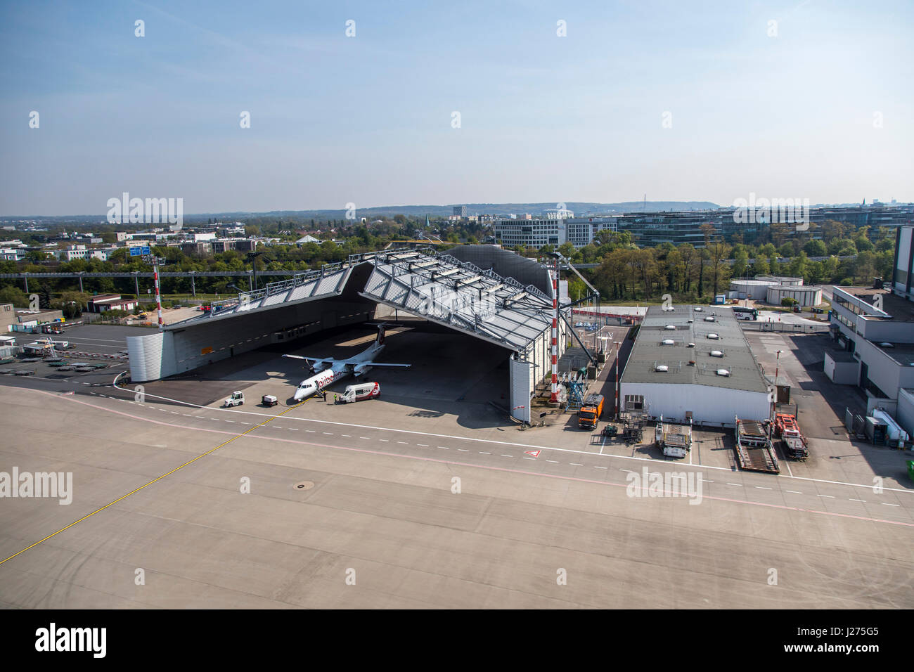 Areal Ansicht des DŸsseldorf International Airport, Flugmotor testen Hangar, Stockfoto