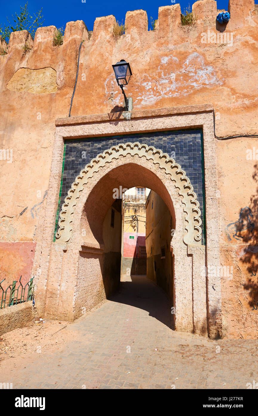 Arabesque Berber und der Medina eingerichtet. Ein UNESCO-Weltkulturerbe. Meknes, Meknès-Tafilalet, Marokko. Stockfoto